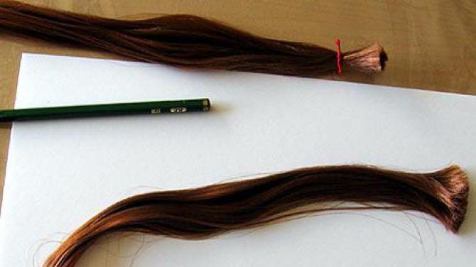 Как сделать волосы кукле из ниток или пряжи Как кукле красиво пришить волосы к макушке